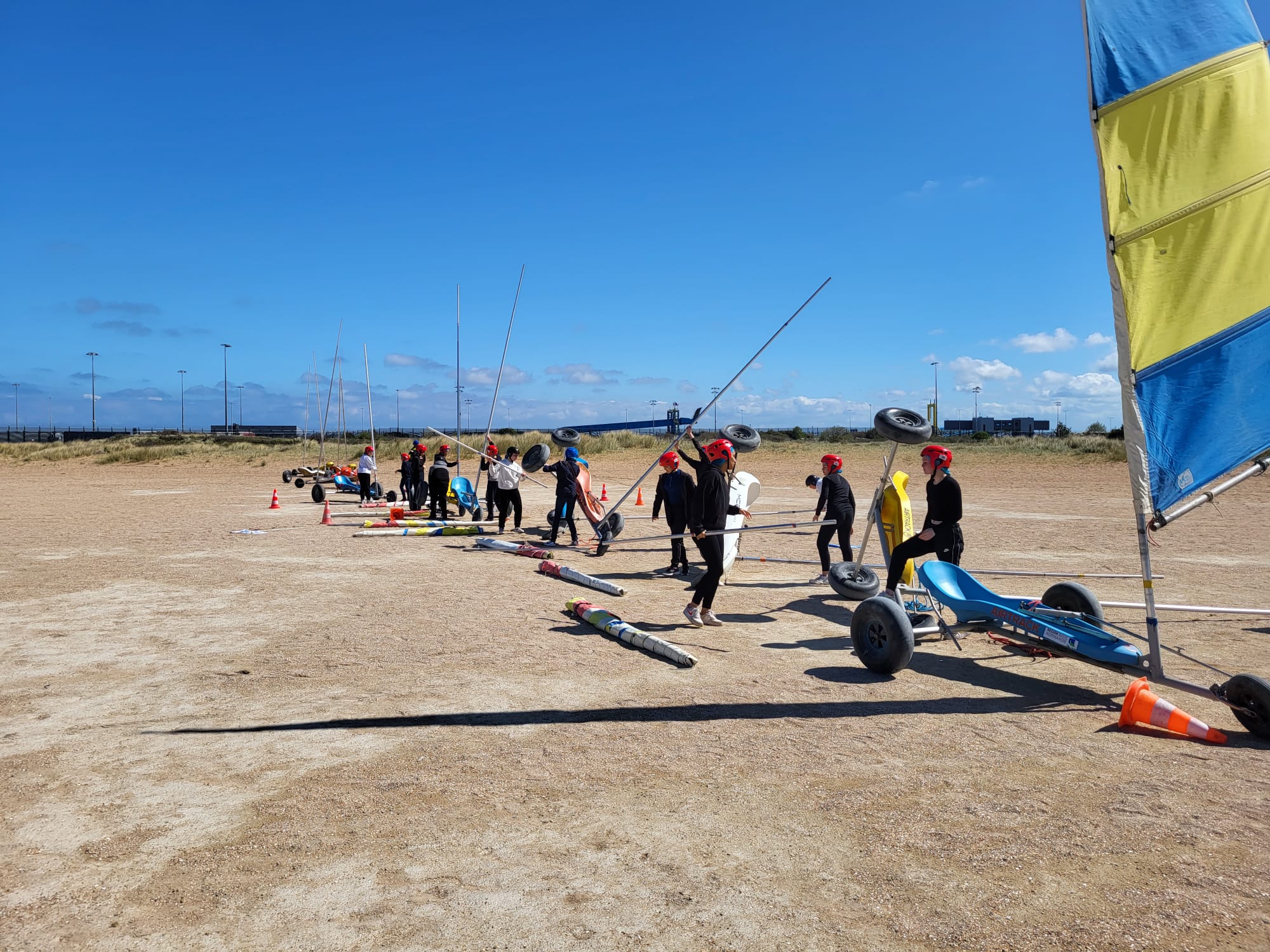 Les 3e s'initient au char à voile, sur les plages de Normandie (7 avril 2023)